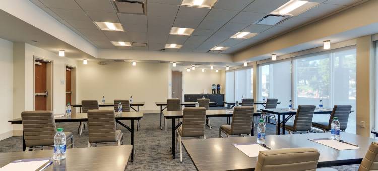 罗阿诺克市民中心智选假日套房酒店(Holiday Inn Express & Suites Roanoke – Civic Center)图片