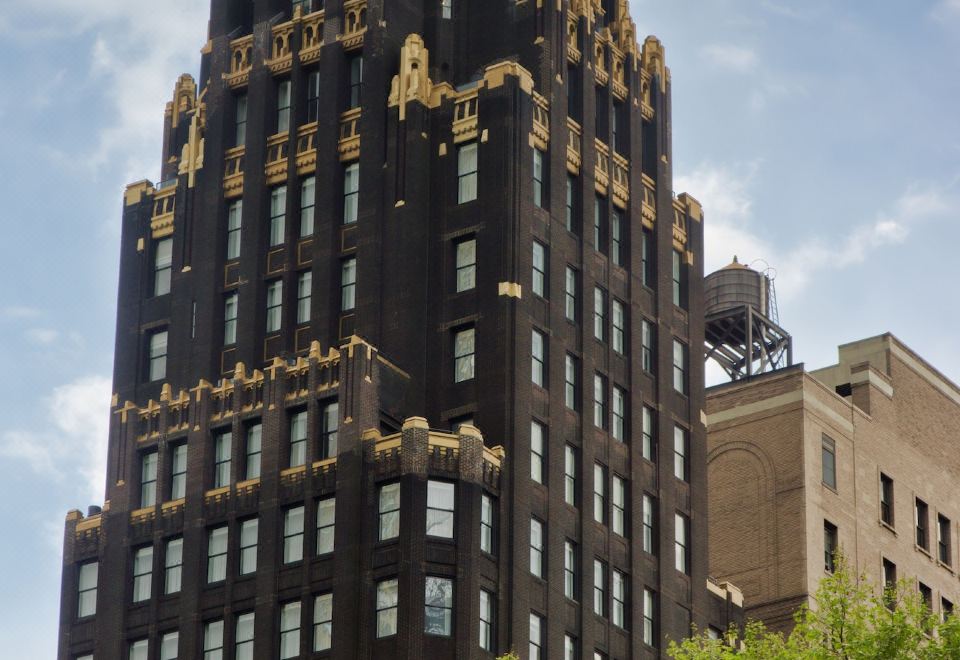 布赖恩特公园酒店外景图