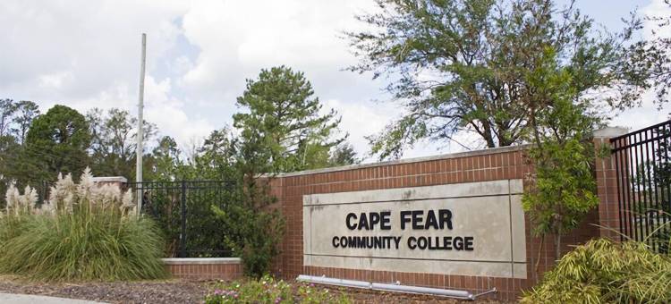 西威尔明顿医疗园区智选假日套房酒店(Holiday Inn Express & Suites Wilmington West - Medical Park)图片