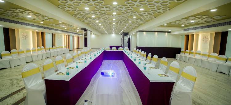 提鲁帕提拉吉公园酒店(Raj Park- Hill View)图片