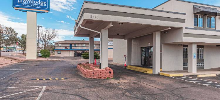 Travelodge by Wyndham科罗拉多斯普林斯机场/彼得森空军基地酒店(Travelodge by Wyndham Colorado Springs Airport/Peterson AFB)图片