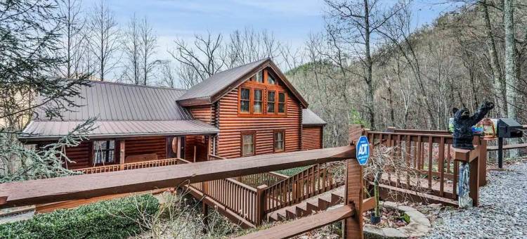 高端豪华小屋 桑拿 热水浴缸 游戏室(Round Top Way Cabin by Beyond Expectations)图片