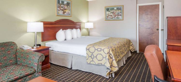 克拉克斯维尔东北呗盟套房酒店(Baymont by Wyndham Clarksville Northeast)图片