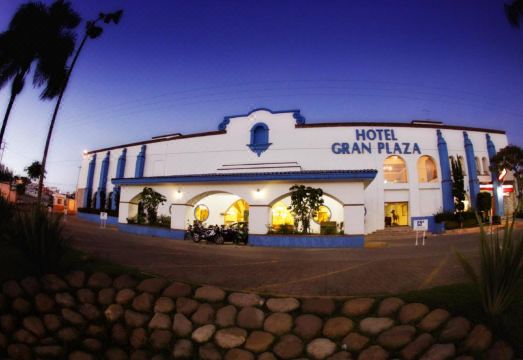 Hotel Gran Plaza & Convention Center Hotel Overview