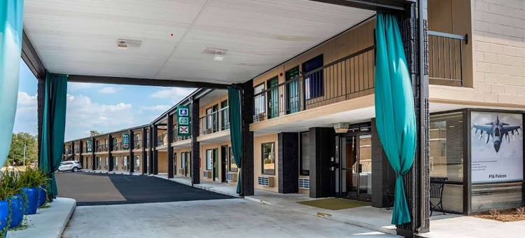 Super 8 by Wyndham Daleville/Fort Novosel图片