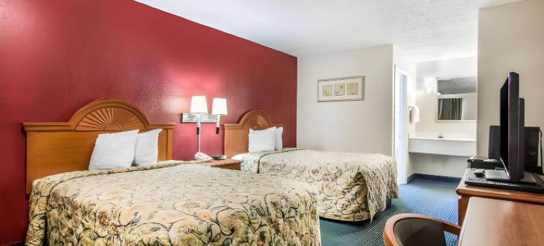 罗德威旅馆拉格兰奇东(Rodeway Inn la Grange East)图片