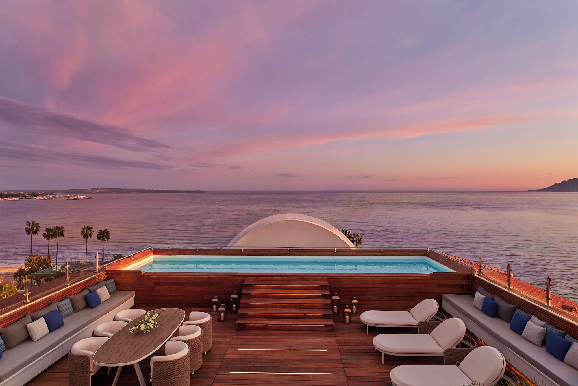 Hôtel Barrière le Majestic CannesOver view