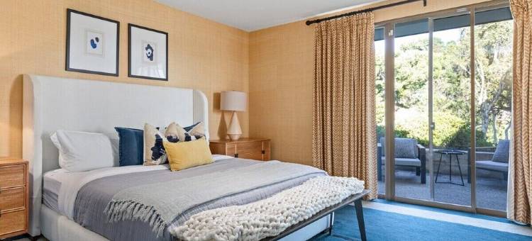 This house is a 4 bedroom(s), 4.5 bathrooms, located in Beverly Hills, CA.图片