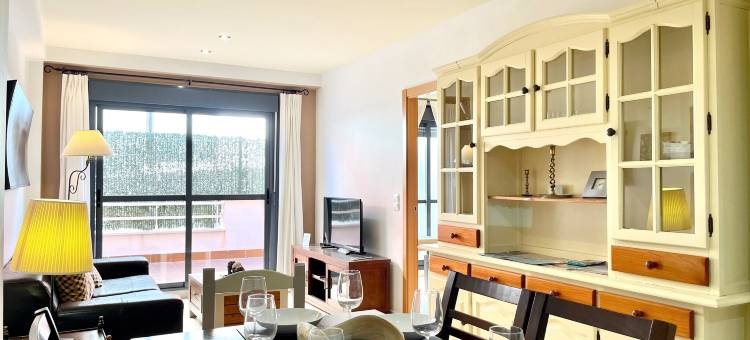 Apartment near beach with pools and hot tub图片