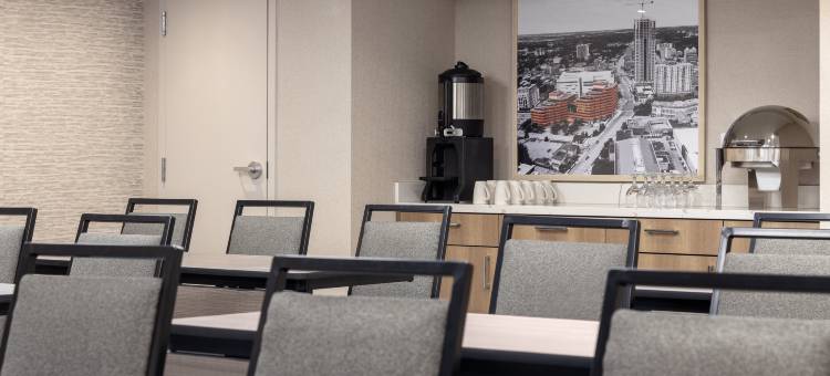 希尔顿家庭套房2号基奇纳店(Home2 Suites by Hilton Kitchener)图片