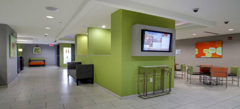 杰克逊市中心体育馆智选假日套房酒店(Holiday Inn Express & Suites JACKSON DOWNTOWN - COLISEUM by IHG)图片