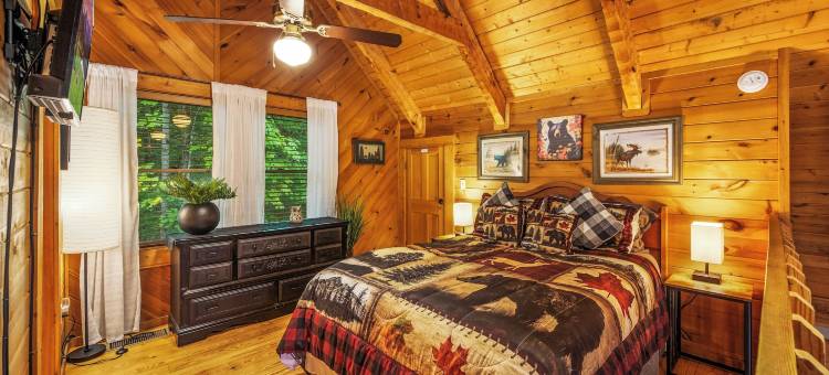 九月特惠：宁静的山景，钓鱼池和泳池(Fall Special Peaceful Mt Views Fishing Pond)图片