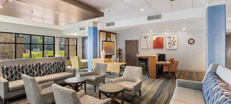 怀特霍尔洲际智选假日套房酒店(Holiday Inn Express & Suites WHITE HALL by IHG)图片