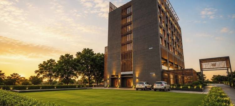 温德姆华美达安可酒店阿约提亚塔克普拉(Ramada Encore by Wyndham Ayodhya Takpura)图片