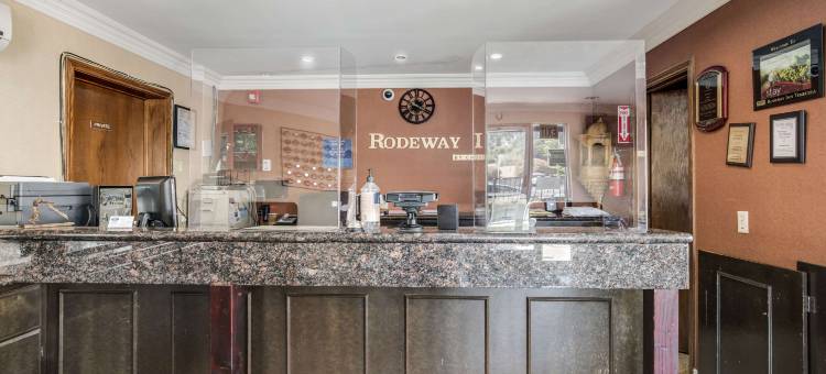 罗德威酒店-蒂梅丘拉老城(Rodeway Inn Old Town Temecula)图片