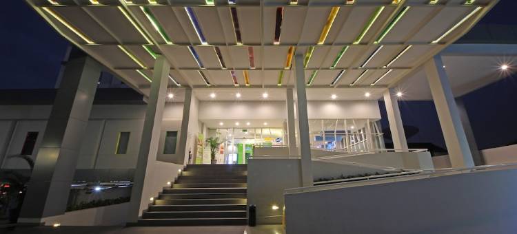 雅加达克芒珀豪酒店(Pop! Hotel Kemang Jakarta)图片