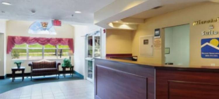 温德姆布兰登露天剧场戴斯酒店及套房(Days Inn & Suites by Wyndham Brandon Amphitheater)图片