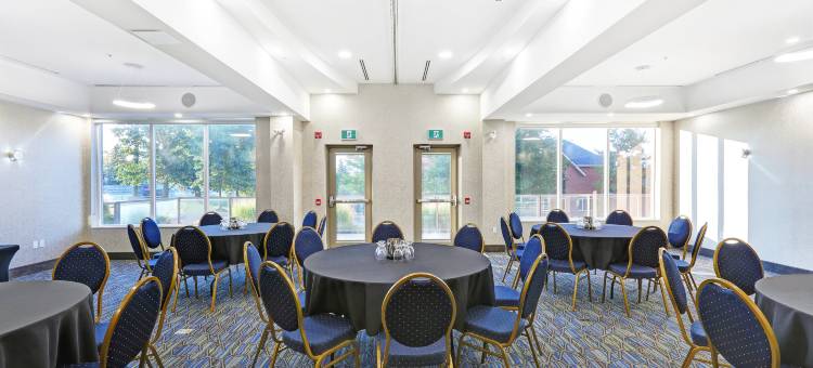 智选假日套房酒店伍德斯托克南(Holiday Inn Express & Suites Woodstock South)图片
