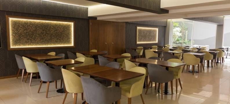 城市级别酒店(Urbana Class Hotel)图片