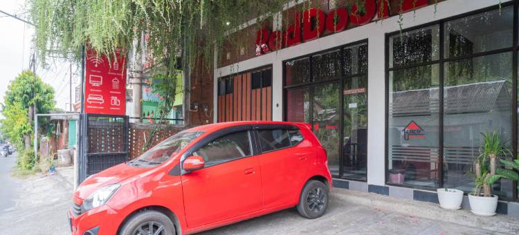 红多兹伊斯兰酒店-谏义里塞洛芒棱(RedDoorz Syariah @ Selomangleng Kediri)图片