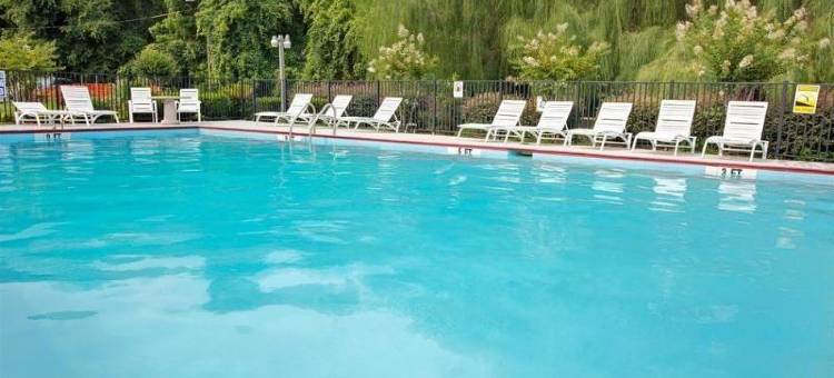 查尔斯顿机场西戴斯温德姆套房酒店(Days Inn & Suites by Wyndham Charleston Airport West)图片