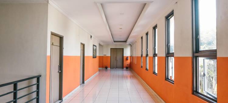 图隆阿贡沃特尔酒店(Grand Charis Hotel Tulungagung)图片