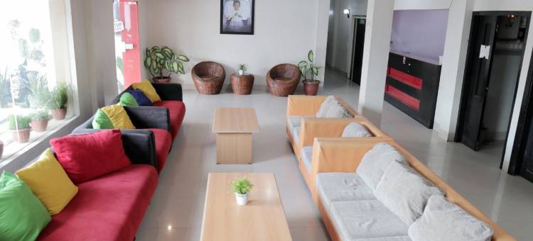 红多兹酒店@帕桑卡尤马穆朱乌塔拉(RedDoorz @ Pasangkayu Mamuju Utara)图片