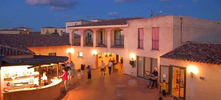 埃塞加卢拉俱乐部海滩酒店(Club Esse Gallura)图片