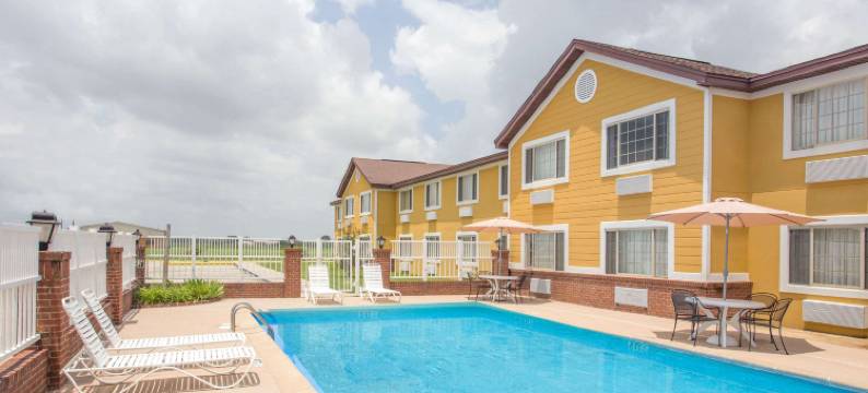 莱克村戴斯酒店(Days Inn by Wyndham Lake Village)图片