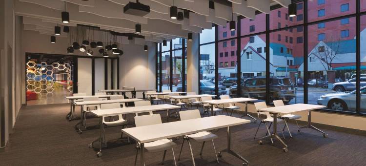 明尼阿波利斯市中心丽芮酒店(Radisson Red Minneapolis Downtown)图片