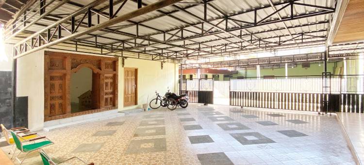 Adipura Guesthouse Syariah Mitra RedDoorz Near Terminal Nganjuk图片