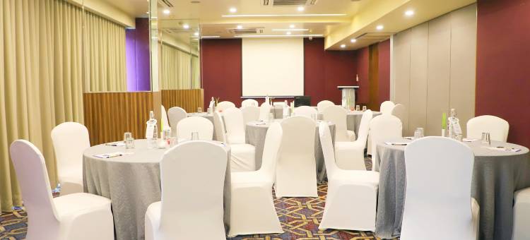 拉杰克特马拉萨萨罗瓦尔门廊酒店(Marasa Sarovar Portico  Rajkot)图片