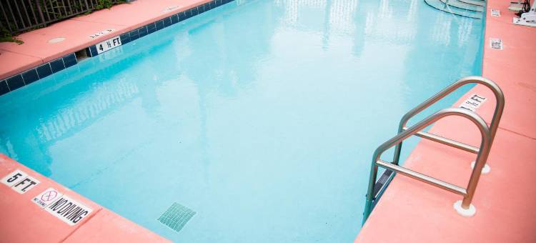 沃尔顿堡滩玛丽埃斯特呗盟套房酒店(Baymont by Wyndham Fort Walton Beach Mary Esther)图片