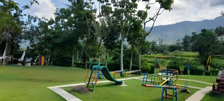 Urbanview Tridaya Cisarua Puncak酒店(Urbanview Hotel Tridaya Cisarua Puncak)图片