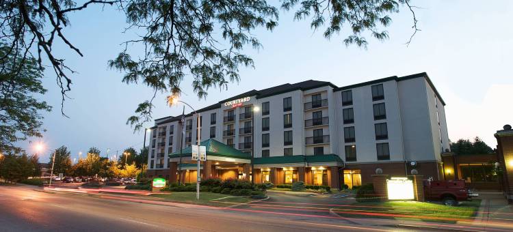 布卢明顿万怡酒店(Courtyard Bloomington)图片