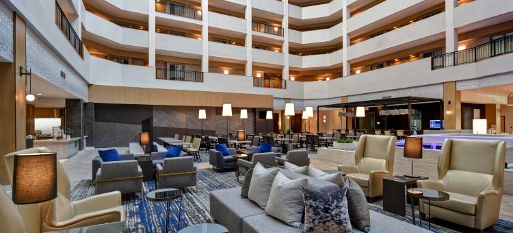 罗利达勒姆三角研究园希尔顿安泊酒店(Embassy Suites by Hilton Raleigh Durham Research Triangle)图片