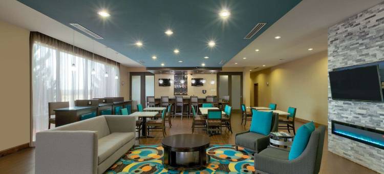 克林顿历史路线66拉昆塔温德姆套房酒店(La Quinta Inn & Suites by Wyndham Clinton Historic Route 66)图片