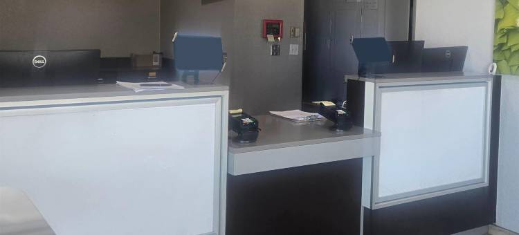 Super 8 by Wyndham Tracy图片