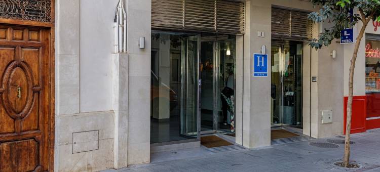 特雷博尔酒店(H-A Hotel Trebol)图片