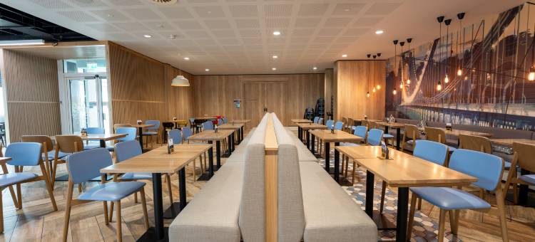 希尔顿欢朋布里斯托尔机场酒店(Hampton by Hilton Bristol Airport)图片