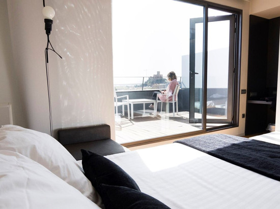 布鲁阿尔曼萨酒店