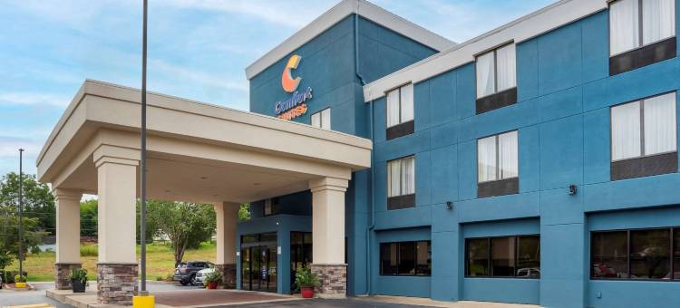 富尔顿戴尔I-65附近I-22舒适套房酒店(Comfort Suites Fultondale I-65 Near I-22)图片