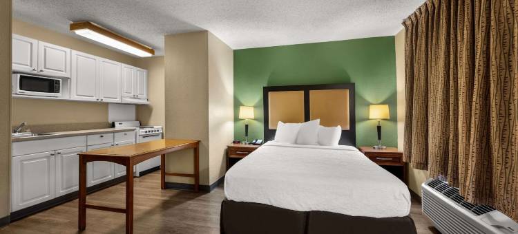 休斯顿北 I-45 郊区套房酒店(Suburban Studios Houston North I-45)图片