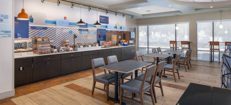 南莱克兰智选假日套房酒店(Holiday Inn Express & Suites Lakeland South)图片