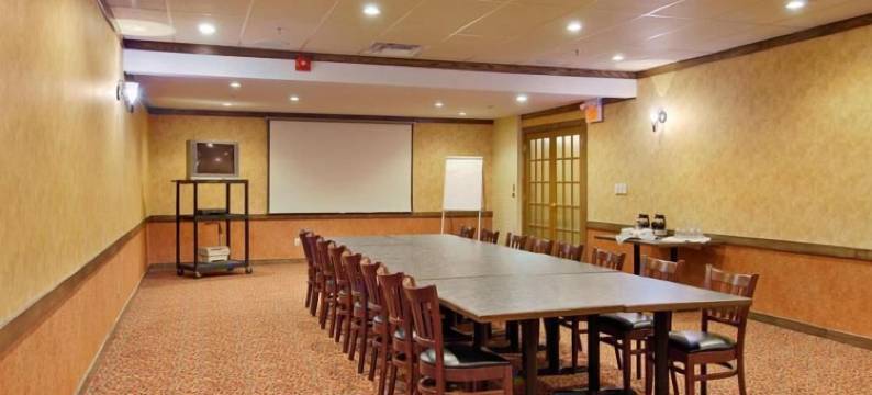 本特伍德酒店(Burntwood Hotel)图片