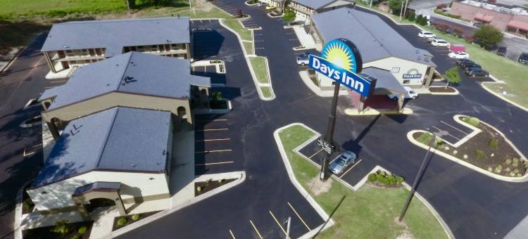 温阿拉巴马阿森斯德姆戴斯套房酒店(Days Inn & Suites by Wyndham Athens Alabama)图片