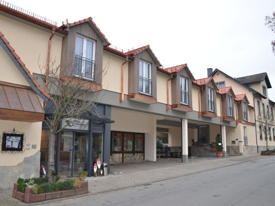 珀斯图本餐厅酒店