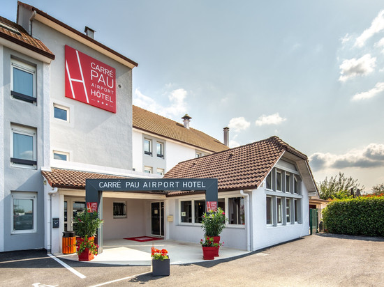 卡雷普机场酒店