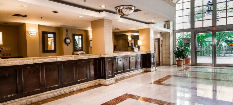 南迈阿密-科勒尔盖布尔斯罗德威旅馆(Rodeway Inn South Miami - Coral Gables)图片