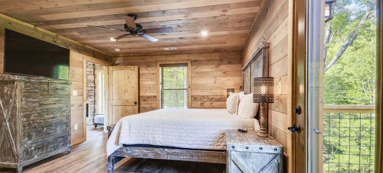 RedAwning的Stone Mountain Lodge四卧室小木屋(Stone Mountain Lodge 4 Bedroom Cabin by RedAwning)图片